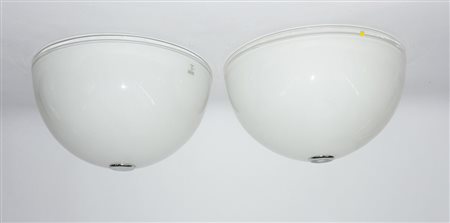 Manifattura di Murano.Coppia di lampade a plafone in vetro lattimo e...