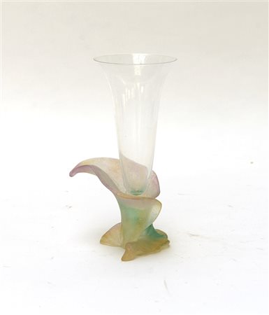 Daum, Nancy Vasetto a campanula con base in pasta di vetro. Prima metà del...