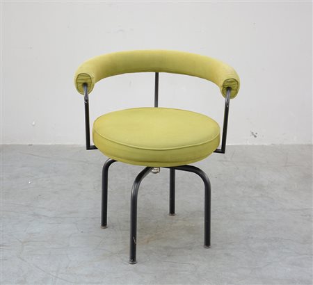 Le Corbusier, Pierre Jeanneret, Charlotte Perriand Sedia girevole modello...
