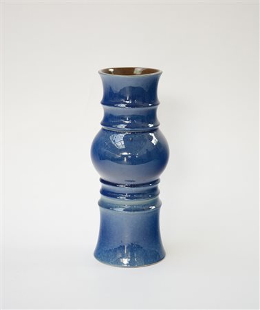 Manifattura tedesca. Vaso in ceramica smaltata in blu sottovetrina. Sec XX (h...