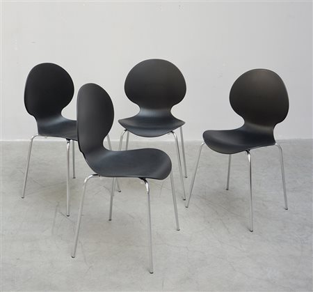 Lotto composto da quattro sedie modello "Bunny". Produzione recente Sintesi....
