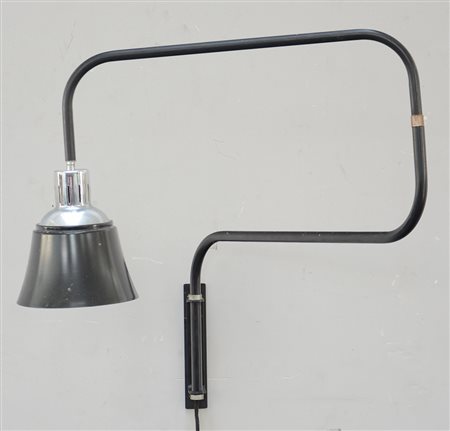 Lampada a parete snodabile in tubolare d'acciaio e alluminio laccato nero e...