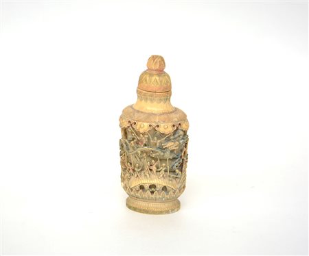 Vasetto con coperchio in resina scolpito con figure in processione con drago...