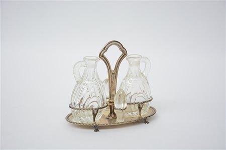 Oliera in argento di gusto San Marco. Italia, metà sec. XX (gr 210 ca.) (h....