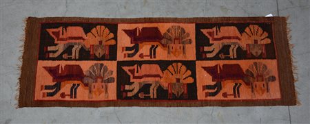 [Tappeti] Arazzo persiano, sec. XX. Decoro inca nei toni del rosa, giallo e...