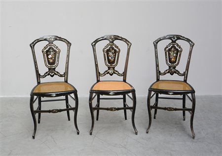 Gruppo di tre sedie ebanizzate decorate con intarsi in madreperla, sec. XIX...