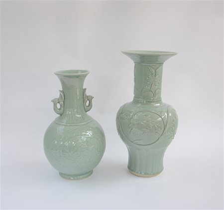 Lotto composto da due vasi in porcellana Celadon (difetti)