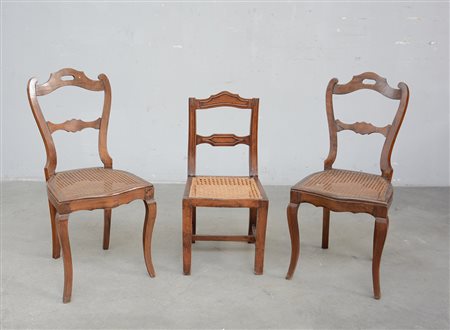 Lotto composto da una coppia di sedie del sec. XIX unita ad una da balia