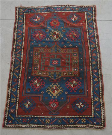 [Tappeti] Tappeto Kazak, Caucasco, inizio sec. XX. Disegno a doppia nicchia...