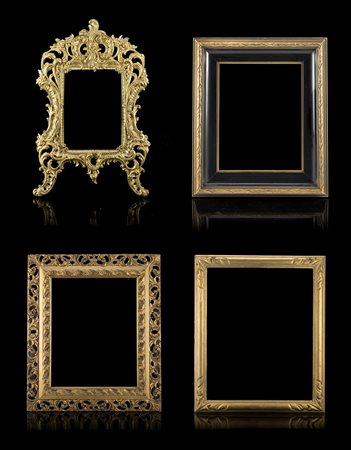 Gruppo di quattro cornici di misure e materiali diversi