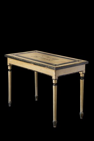 Tavolo da parete in legno laccato con piano centrato da scena campestre,...