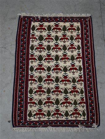 [Tappeti] Tappeto Kilim Senneh, Persia, sec. XX. Disegno policromo a cipressi...
