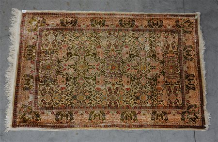 [Tappeti] Tappeto Hereké, Turchia, sec. XX. Tessuto in seta con trame ed...