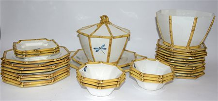 Manifattura di Bassano, design R. Costa. Servizio da tavola in ceramica...