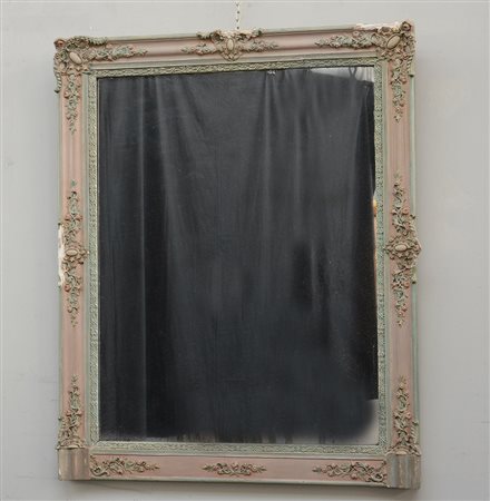 Specchiera in legno con decori in pastiglia laccata (cm 90x110) (difetti e...