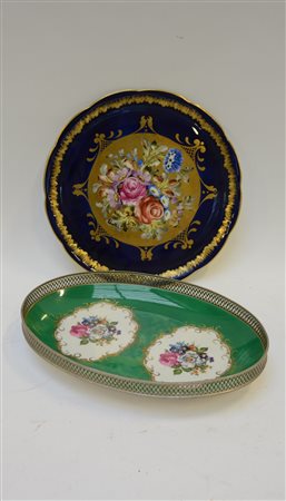 Manifattura di Limoges, lotto composto da un centrotavola ovale in porcellana...