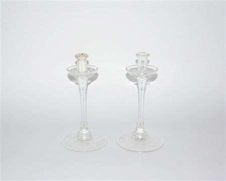 Coppia di candelieri in vetro con base circolare (h cm 30) (difetti)