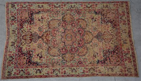 [Tappeti] Tappeto Kirman, Persia, fine sec. XIX. Disegno a medaglione...