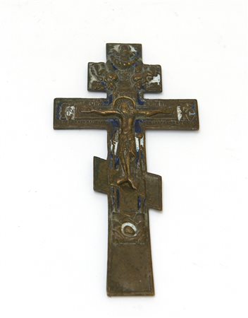 Croce ortodossa in bonzo con tracce di smalti ed iscrizioni (h cm 20,8)...