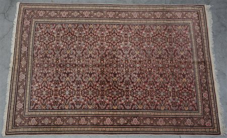 [Tappeti] Tappeto Kaisery, Turchia, sec XX. Disegno allover floreale su fondo...