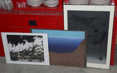 Lotto di tre litografie di soggetti, autori e misure diverse (difetti)