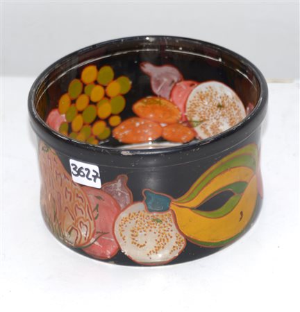 Vaso portafiori di forma tonda decorato a freddo in nero e policromia a...