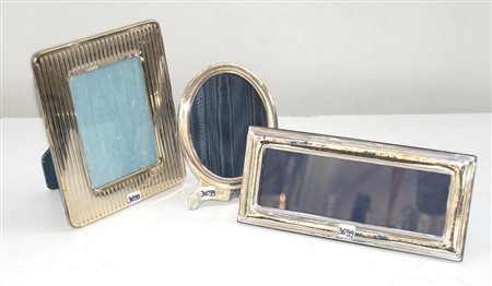 Lotto composto da tre cornici portafoto in lamina d'argento -EN Lot...