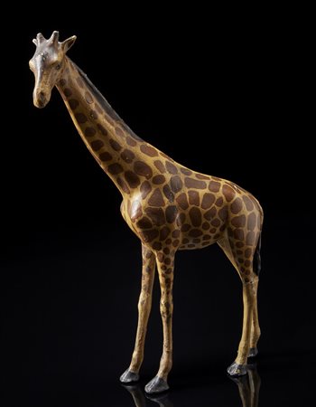 Arte del sec. XX "Giraffa" scultura in carta pesta policroma (h. cm 44)...