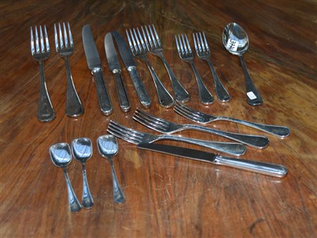 Parte di servizio di posate in metallo argentato marcate Callegaro