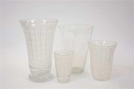 Lotto composto da quattro vasi in vetro (difetti)