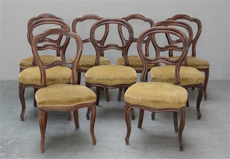 Lotto di nove sedie Luigi Filippo con seduta rivestita in velluto color...