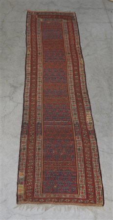 [Tappeti] Tappeto passatoia Gandje, Caucaso, inizio sec. XX. Disegno con file...