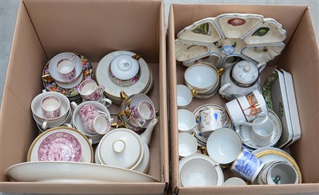 Lotto di due cartoni contenenti parti si servizi per tè e caffè di...