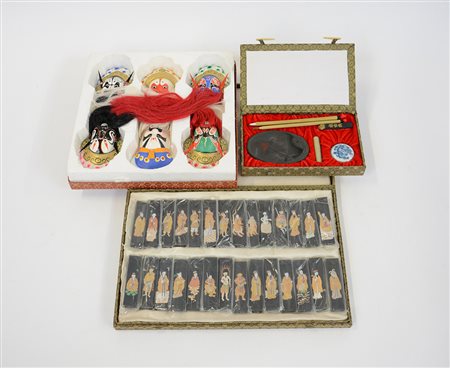 Arte orientale. Lotto composto da ventotto barrette per scrittura, un set per...