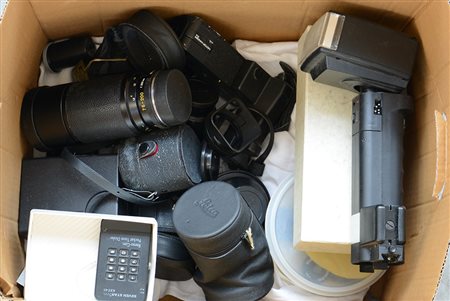 Cartone contenente ottiche diverse (difetti)