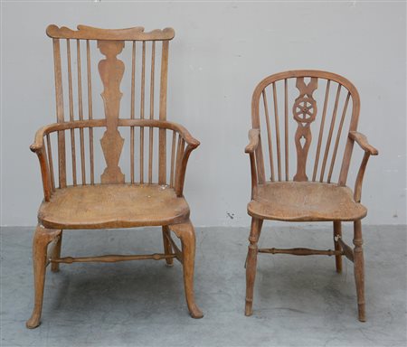 Lotto di una poltrona e una poltroncina in teak stile Windsor (difetti)