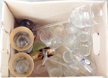 Lotto composto da numerosi bicchieri (lievi difetti)