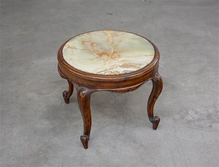 Tavolino da salotto di forma circolare con gambe sagomate e piano in onice (d...