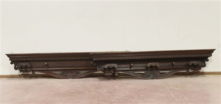 Coppia di appendiabiti da parete in stile rinascimentale (cm 223x52x25)...