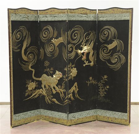 Paravento orientale a quattro ante in stoffa decorato con tigre, drago e...