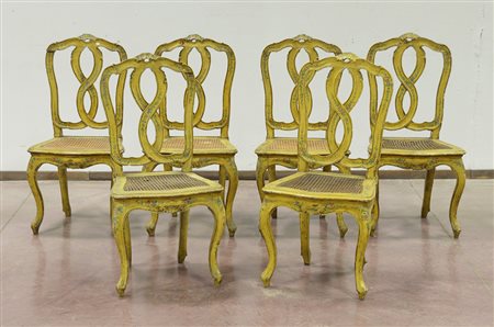 Gruppo di sei sedie in stile veneziano con schienale a giorno in legno...