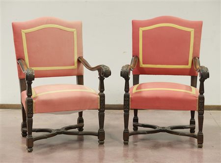 Coppia di poltrone in stile "Luigi XVI", braccioli e montanti intagliati,...