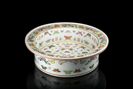 Bacile in porcellana Famiglia Rosa decorato con il motivo delle 'mille...