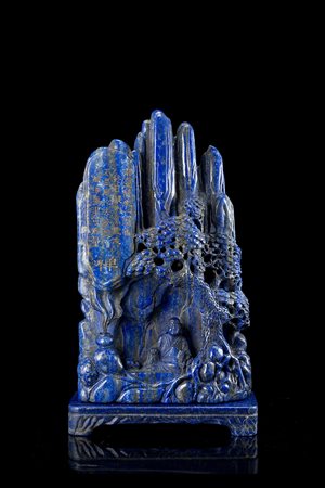 Gruppo in lapislazzulo raffigurante monaco buddhista in una grotta, con...