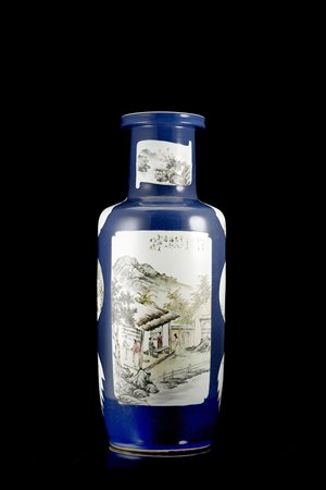 Grande vaso rouleau decorato con scene di paesaggio e calligrafia in pannelli...