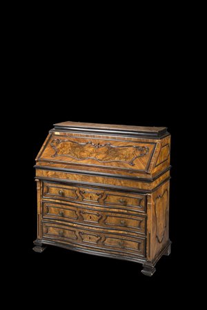 Ribalta in noce e radica a tre cassetti e anta ribaltabile celante segreto e...