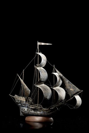 Modello di galeone in argento con Croce dell’Ordine del Cristo incisa sulle...