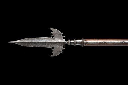 Spuntone da ufficiale. Europa, 1680 circa.Cuspide nervata nella parte...