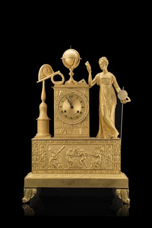 ANONIMOPendola in bronzo dorato decorato con allegoria della ScienzaAnni...