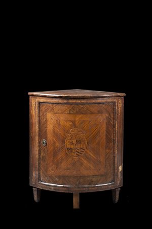 Angoliera lastronata in bois de rose e bois de violette, intarsiata in bosso...